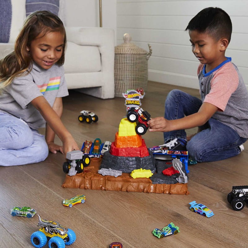 tor-hot-wheels-monster-truck-ultimate-crush-yard-zestaw-dodatki-autko.jpg