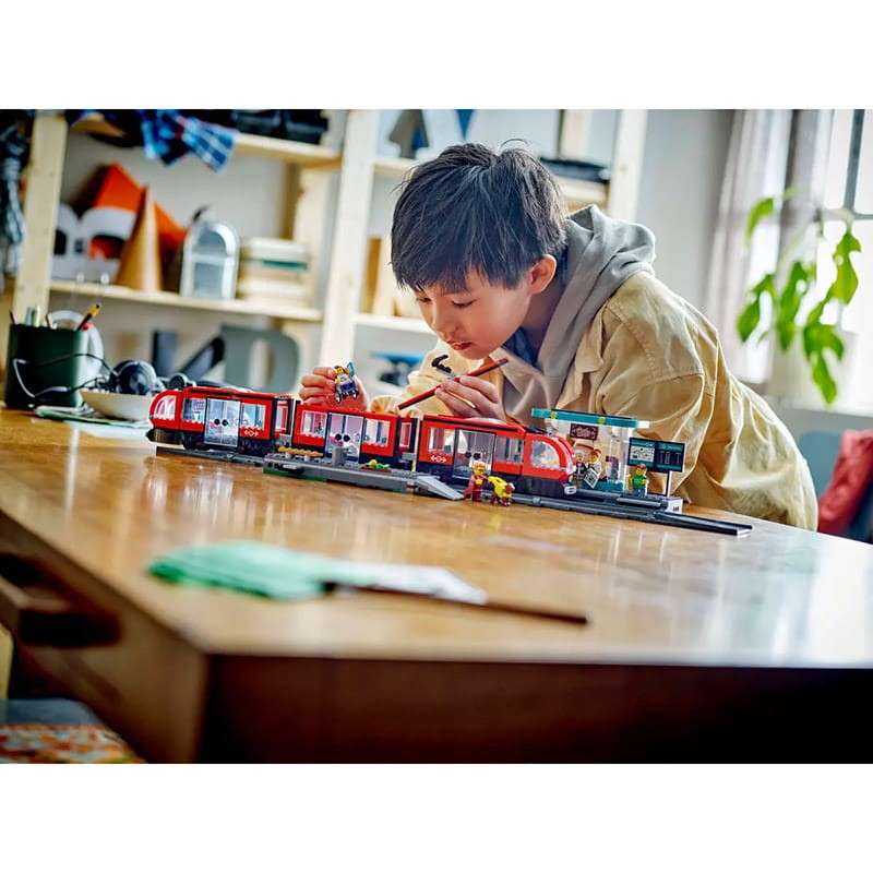 tramwaj-miejski-ze-stacja-klocki-dodatki-lego-city.jpg