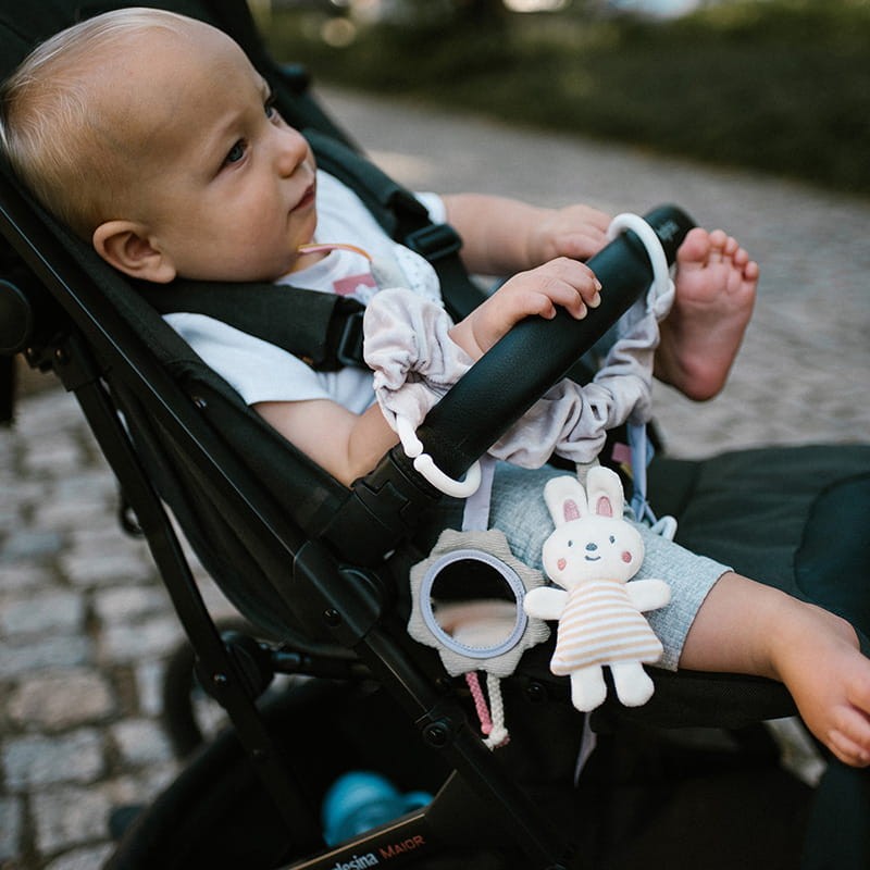 zawieszka-do-wozka-nature-babyono-bezowa.jpg