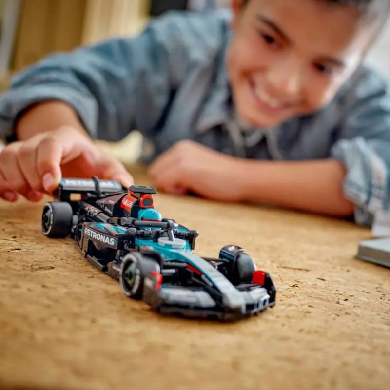 lego-bolid-f1-mercedes-klocki-7.jpg