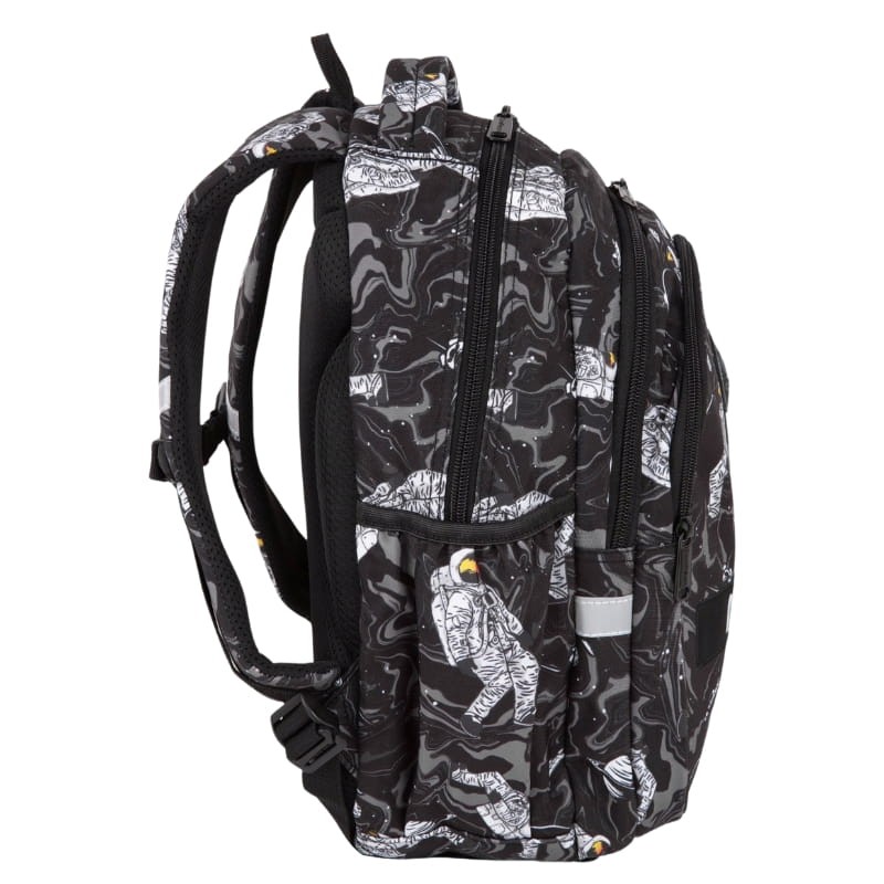 plecak-szkolny-coolpack-czarny-kieszenie-chlopiecy-nasa-astronauta-kosmos-bok.jpg