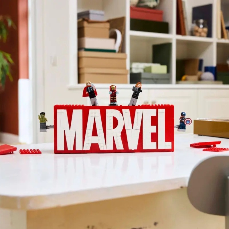 klocki-lego-disney-star-wars-gwiezdne-wojny-logo-marvel-figurki-superbohaterowie.jpg