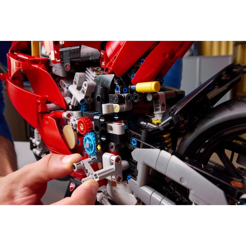 klocki-lego-technic-Motocykl-Ducati-Panigale-V4-S (2).jpg