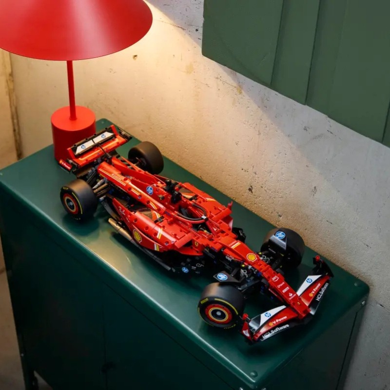 klocki-lego-technic-bolid-f1-ferrari-auto-autko-pojazd-samochod (2).jpg