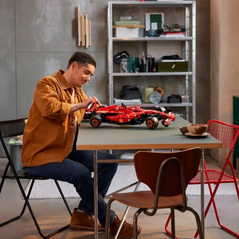 klocki-lego-technic-bolid-f1-ferrari-auto-autko-pojazd-samochod (5).jpg