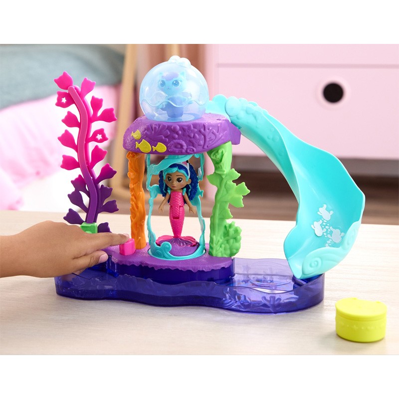 pol_pl_Koci-Domek-Gabi-Film-Zestaw-Kolorowe-Akwarium-Figurki-Gabi-Syrenkotka-akcesoria-Gabbys-Dollhouse-the-Movie-39481_5_800.jpg